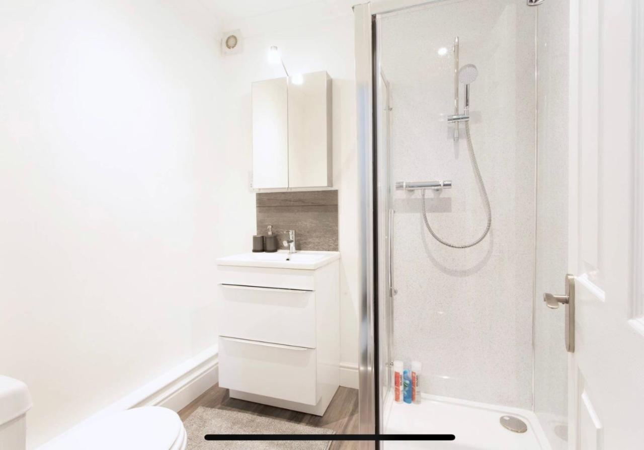 Ammonite Luxury beachfront apartment Lyme Regis Extérieur photo