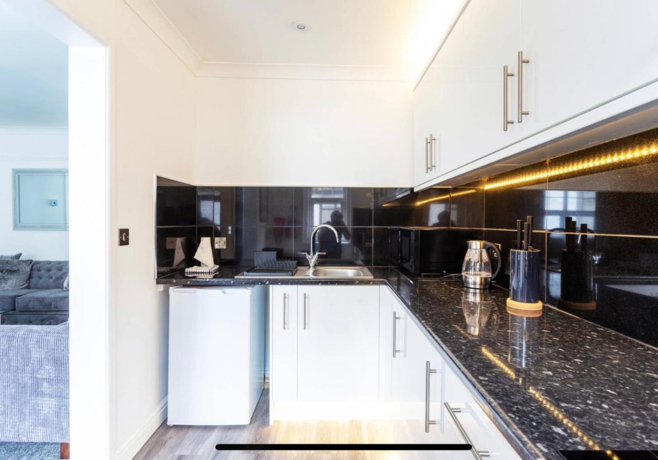Ammonite Luxury beachfront apartment Lyme Regis Extérieur photo
